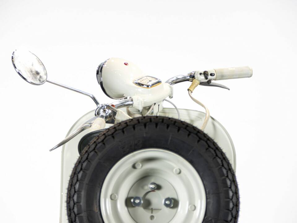 Afbeelding 27/50 van Piaggio Vespa 150 "Struzzo" VL (1956)