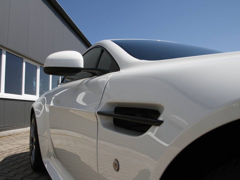 Image 23/24 de Aston Martin V12 Vantage S (2015)
