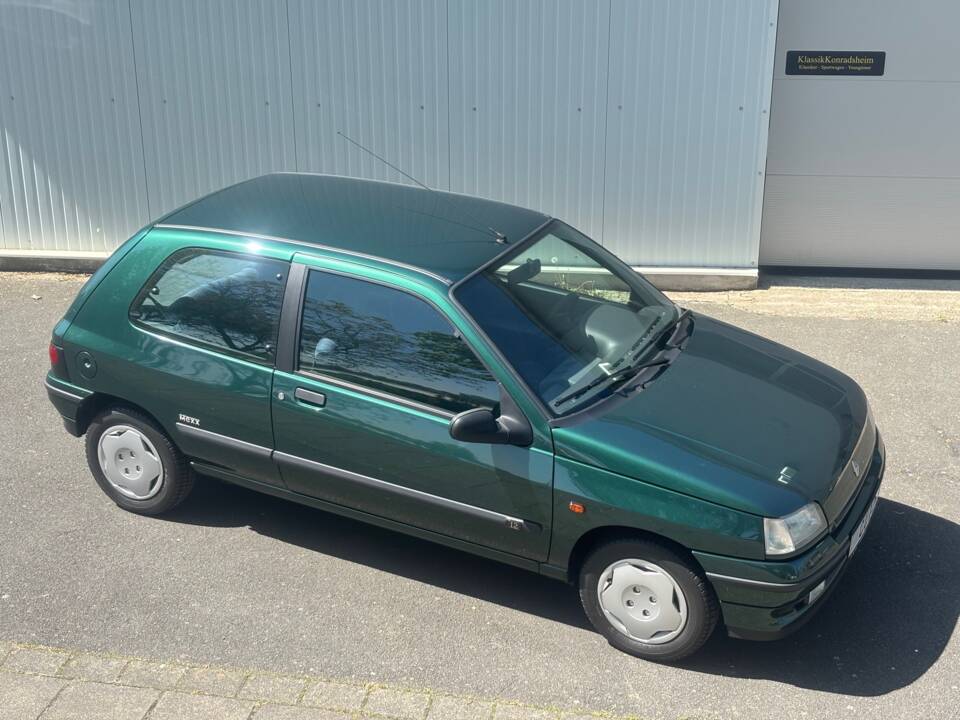 Bild 4/24 von Renault Clio I 1.2 (1995)