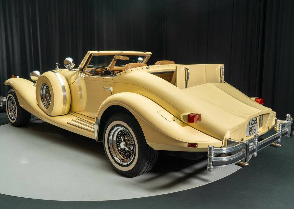 Image 6/8 of Excalibur Roadster IV (1981)