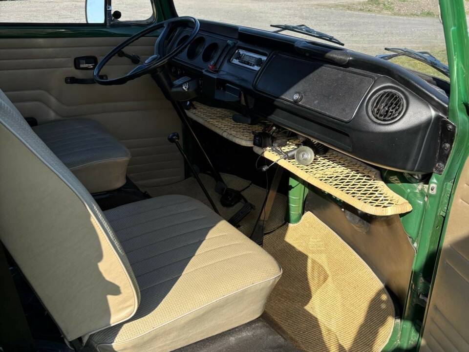 Bild 3/21 von Volkswagen T2b Westfalia (1972)