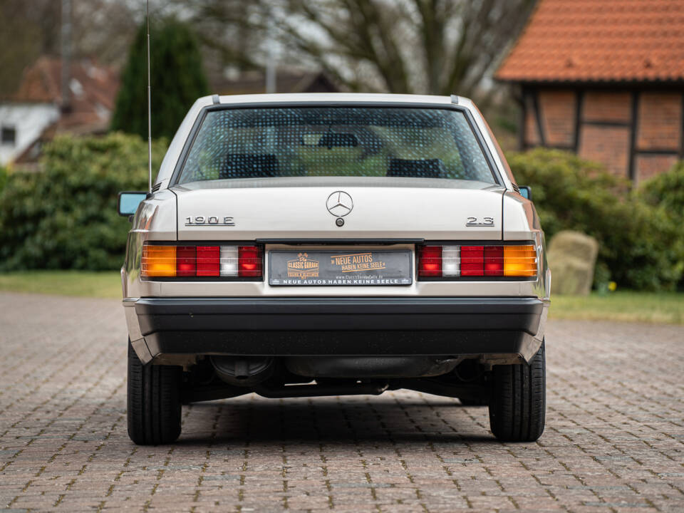 Image 15/77 of Mercedes-Benz 190 E 2.3 (1988)