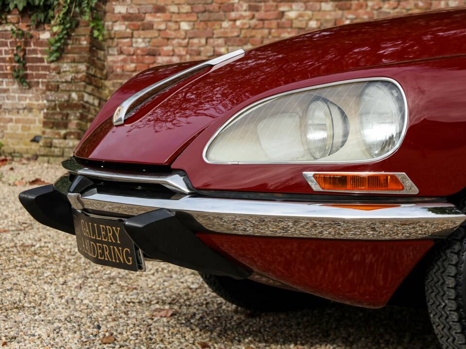 Image 26/50 de Citroën DS 21 (1971)