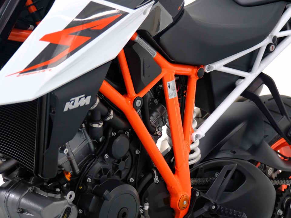Image 39/83 of KTM 1290 Super Duke R (2018)
