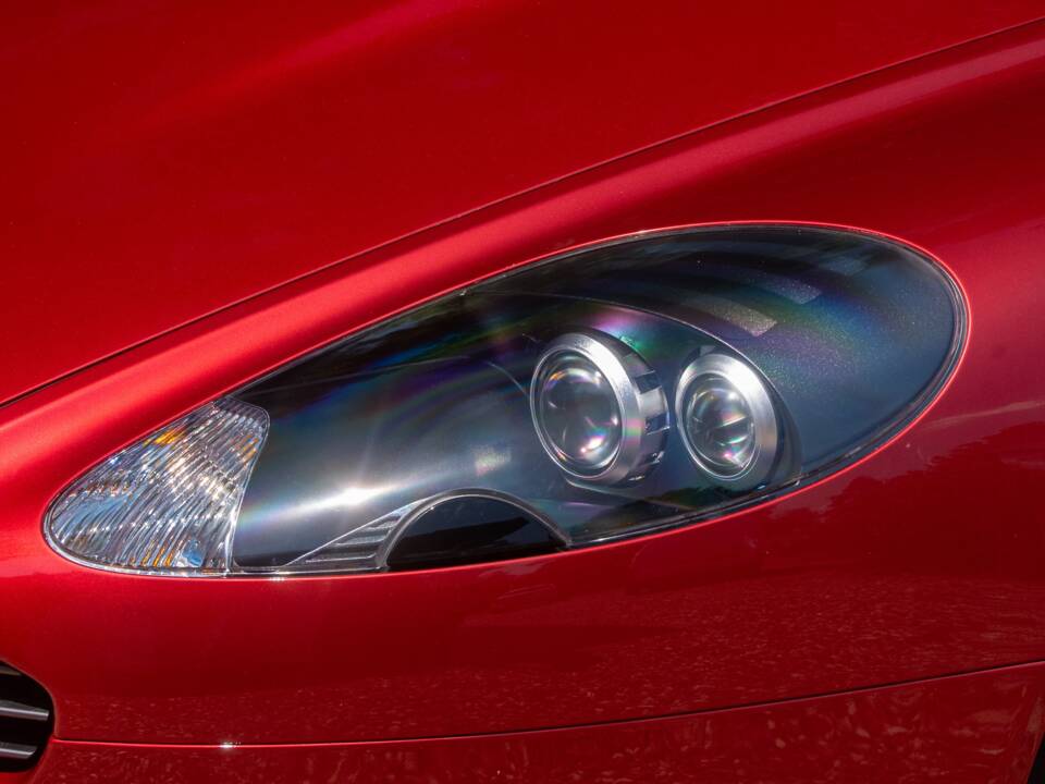Image 35/50 of Aston Martin DB 9 Volante (2006)
