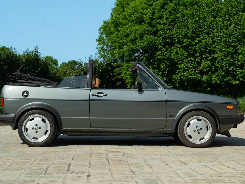 Image 7/50 of Volkswagen Golf I Cabrio GLi 1.8 (1983)
