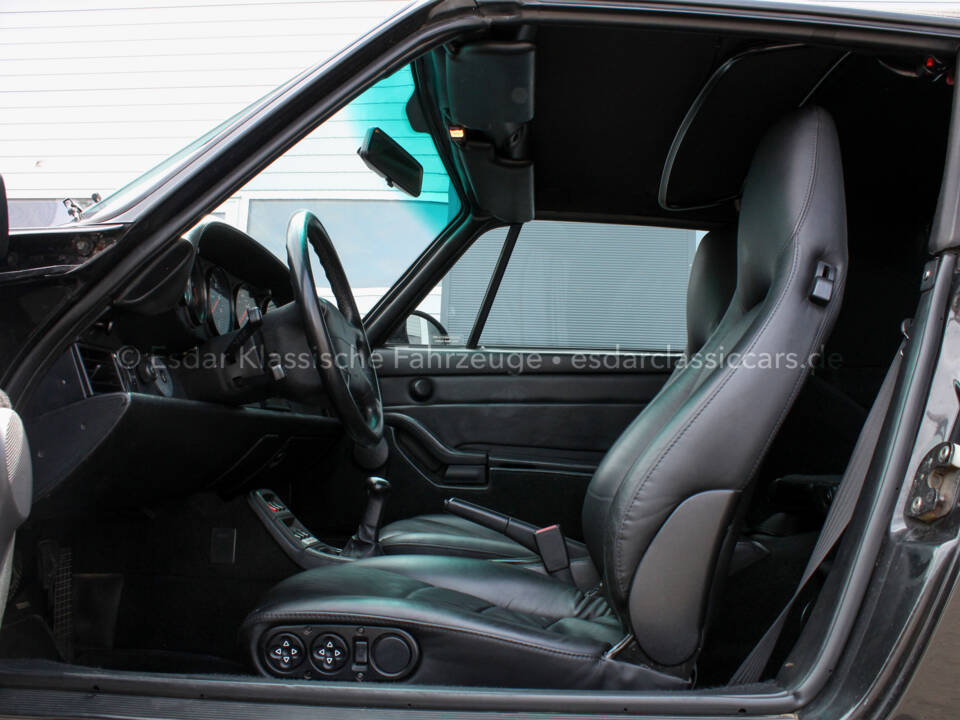 Bild 8/29 von Porsche 911 Carrera 4 (1996)