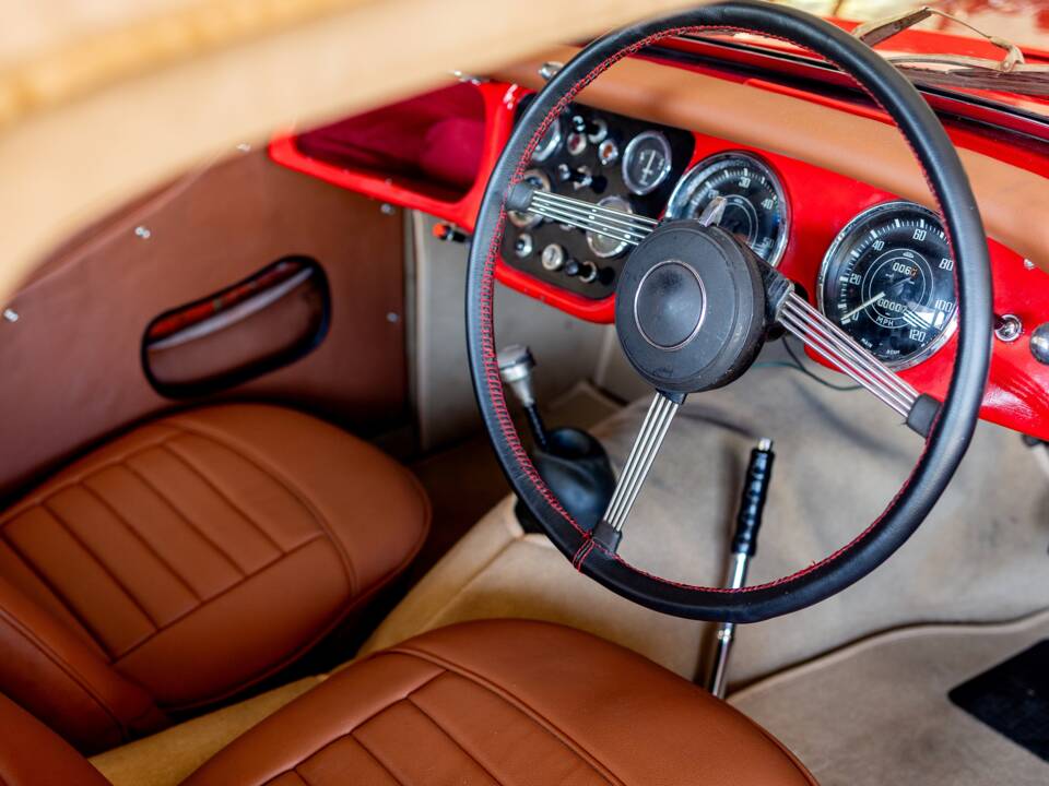 Image 5/50 of Triumph TR 3 (1956)