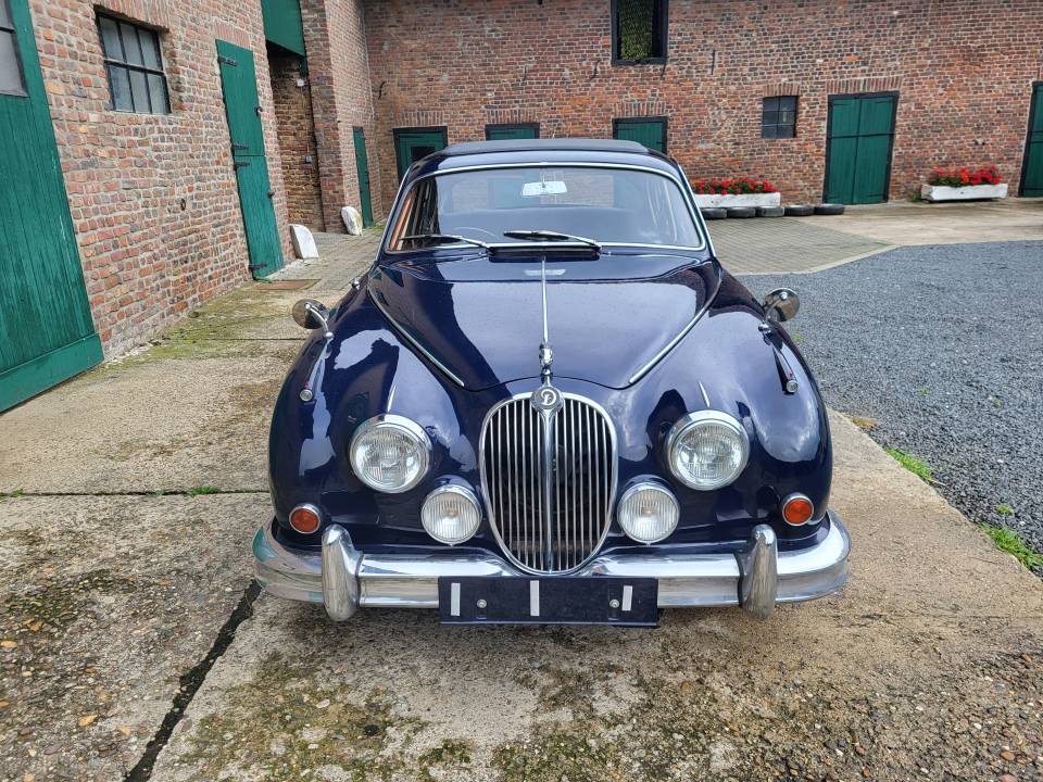 Image 12/36 de Daimler 2.5 Litre V8 (1964)