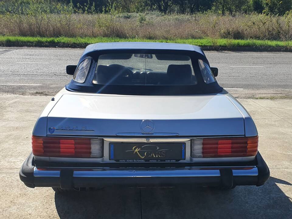 Image 13/34 de Mercedes-Benz 560 SL (1987)