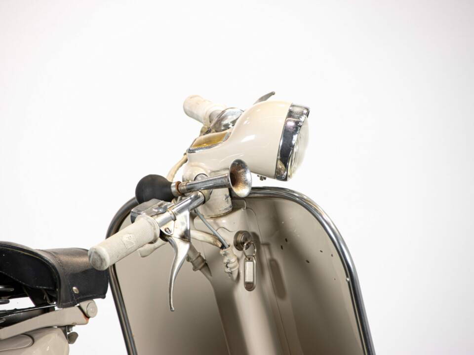 Bild 32/50 von Piaggio Vespa 150 "Struzzo" VL (1955)