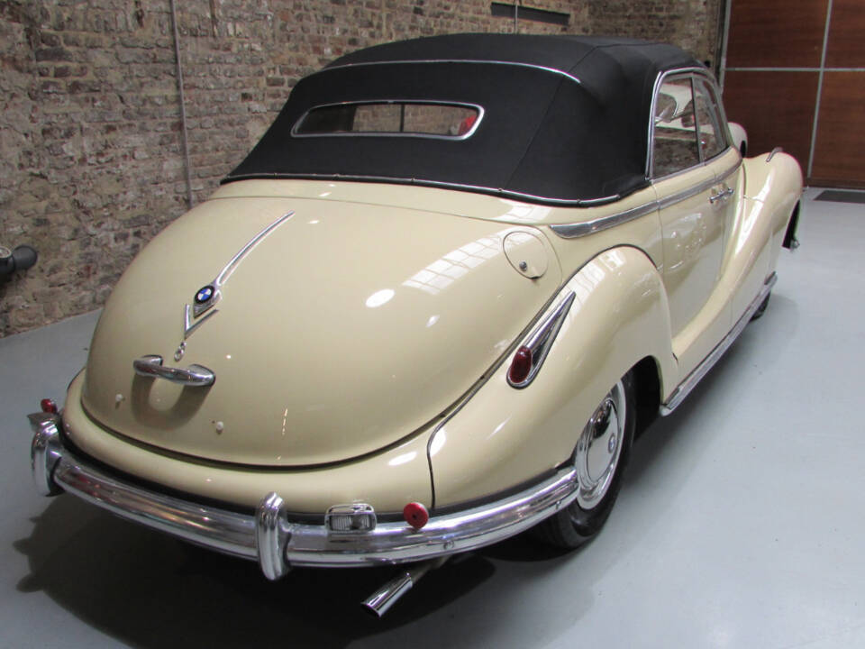 Imagen 3/19 de BMW 502 Baur (1954)