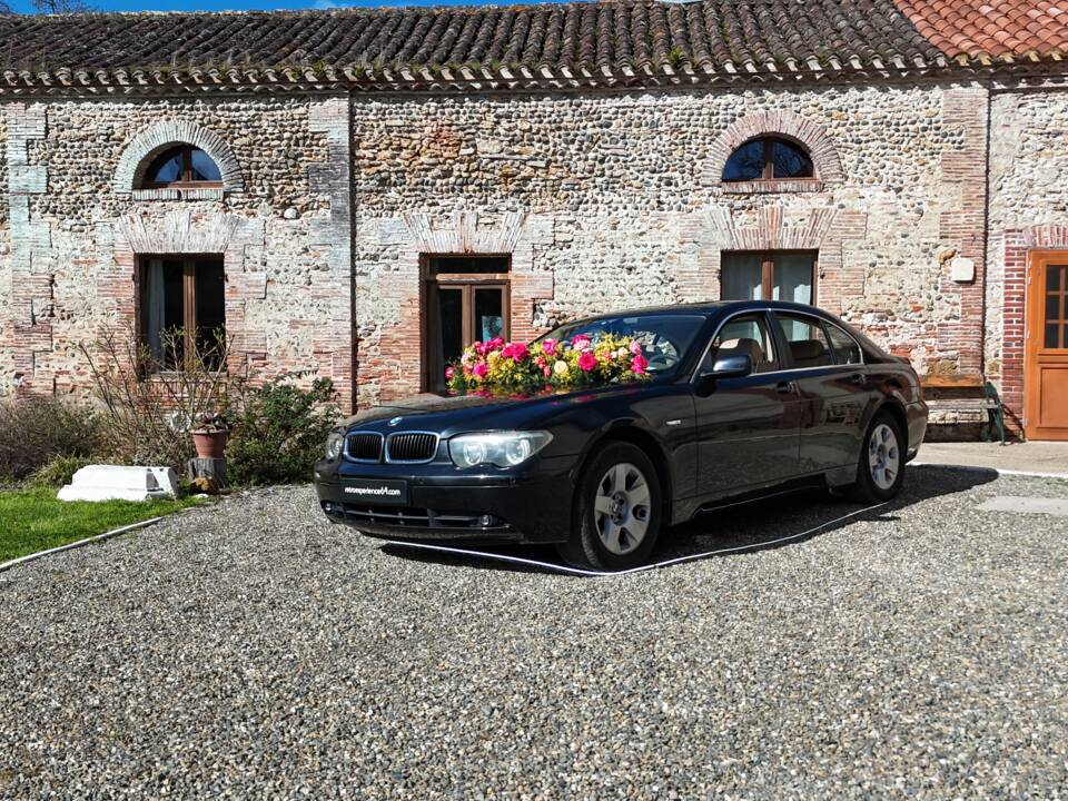 Bild 6/8 von BMW 735i (2002)