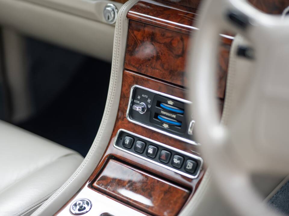 Imagen 39/50 de Rolls-Royce Corniche V (2000)