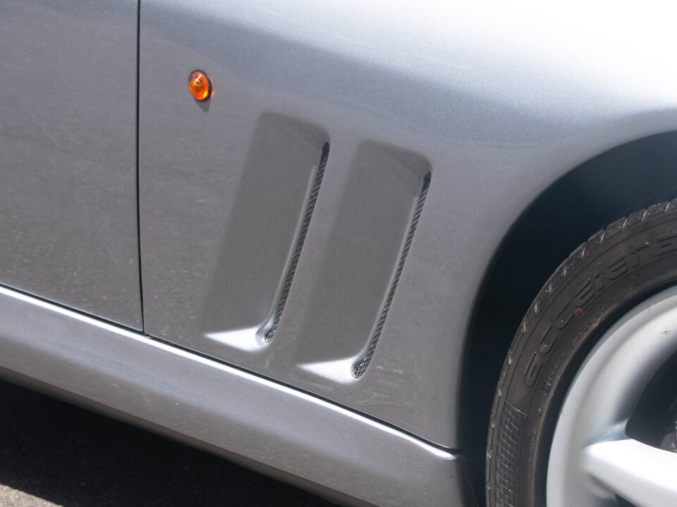 Image 13/37 of Ferrari 550 Maranello (2000)