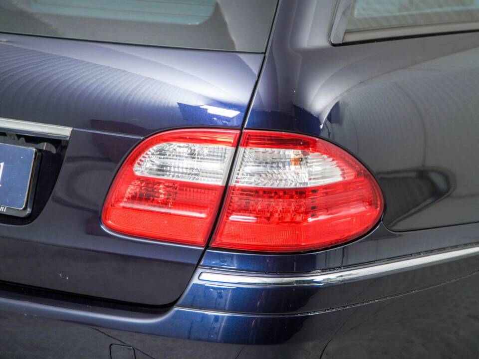 Bild 31/50 von Mercedes-Benz E 320 T 4MATIC (2004)