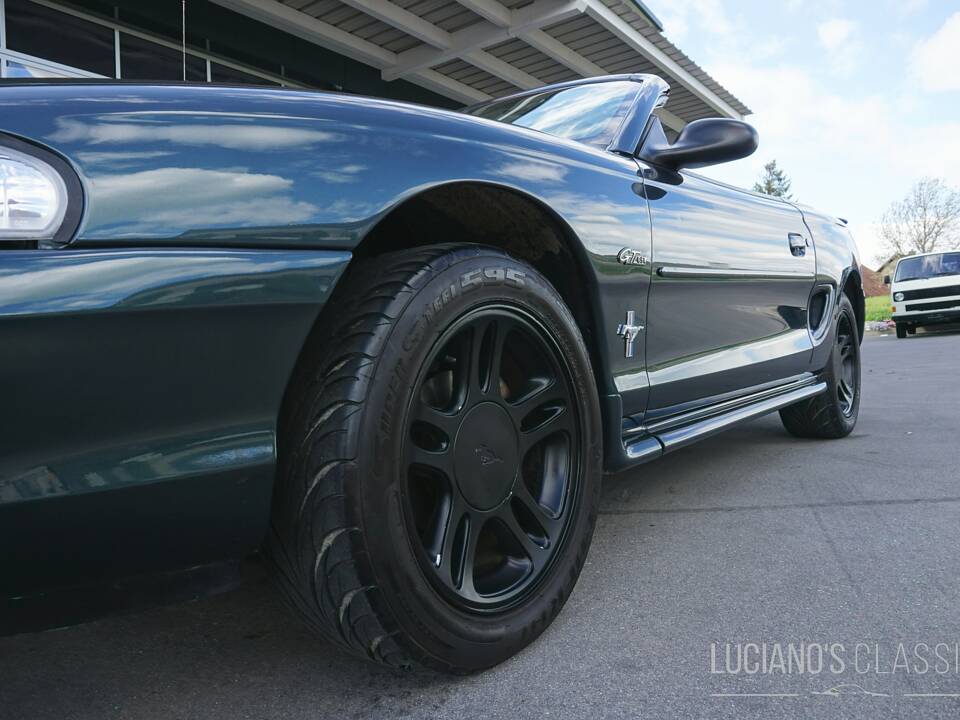 Afbeelding 15/38 van Ford Mustang GT (1998)