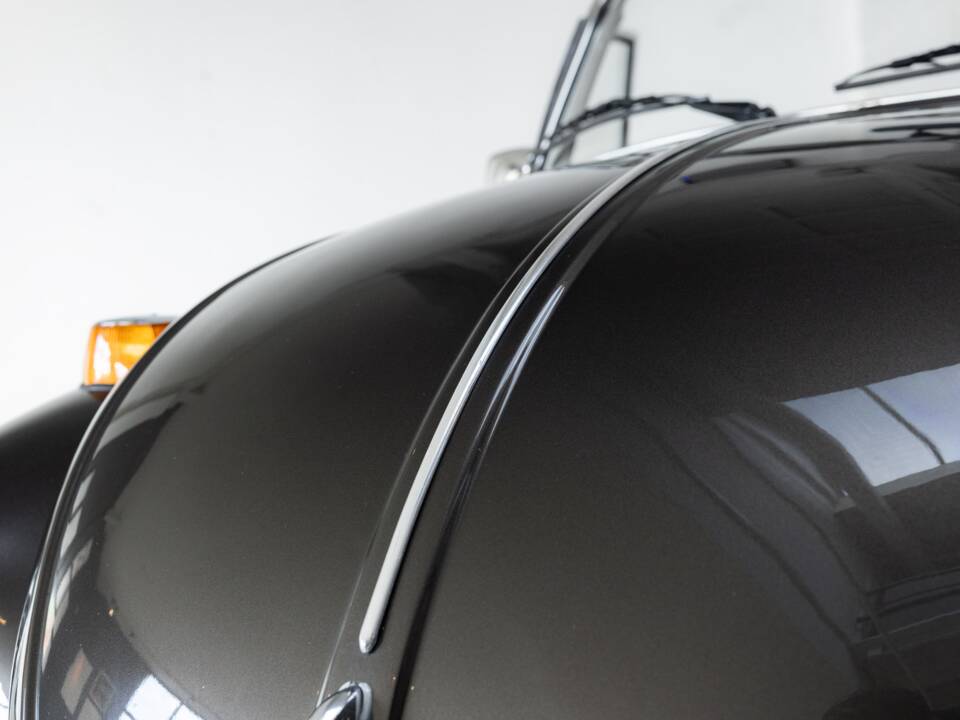 Bild 27/32 von Volkswagen Käfer 1303 LS (1978)