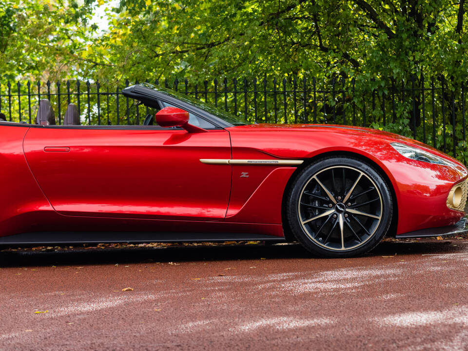 Imagen 13/70 de Aston Martin Vanquish Zagato Volante (2017)