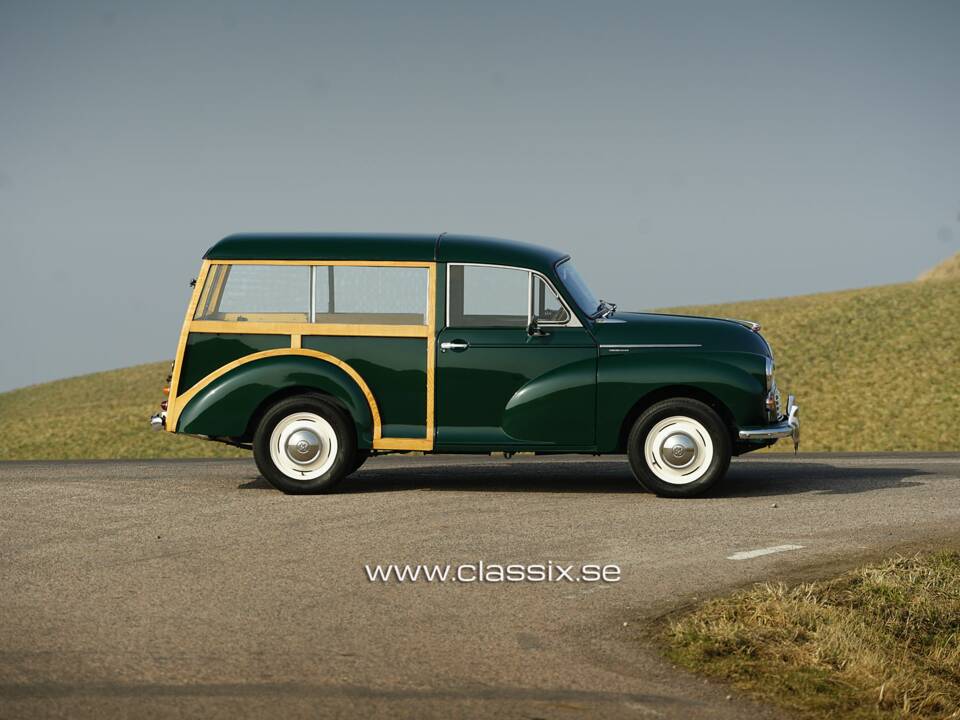 Image 6/17 of Morris Minor 1000 Traveller (1971)