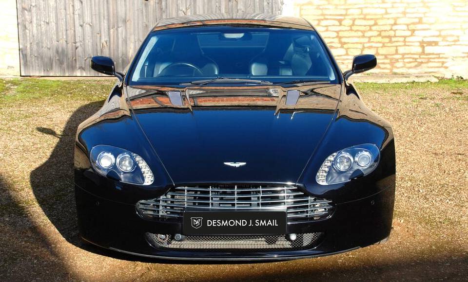 Image 10/23 of Aston Martin V8 Vantage (2009)