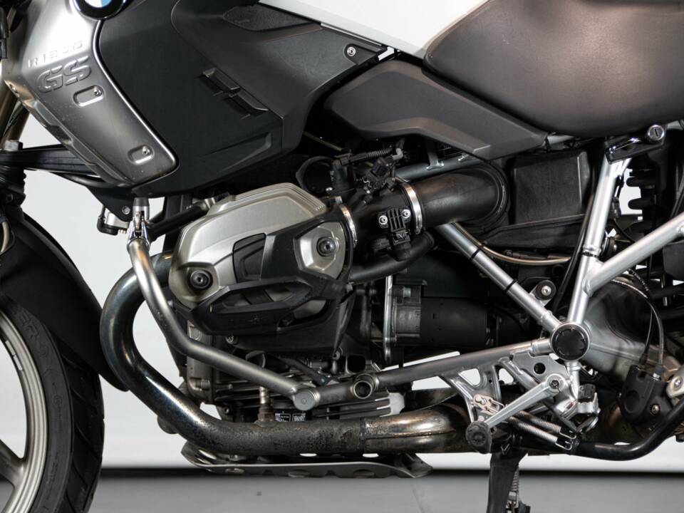 Image 17/50 of BMW DUMMY (2010)