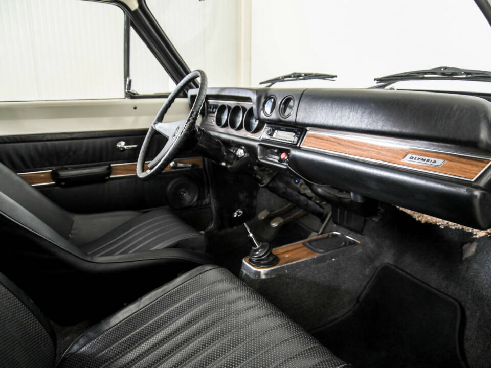 Image 12/50 of Opel Olympia 1700 S (1968)