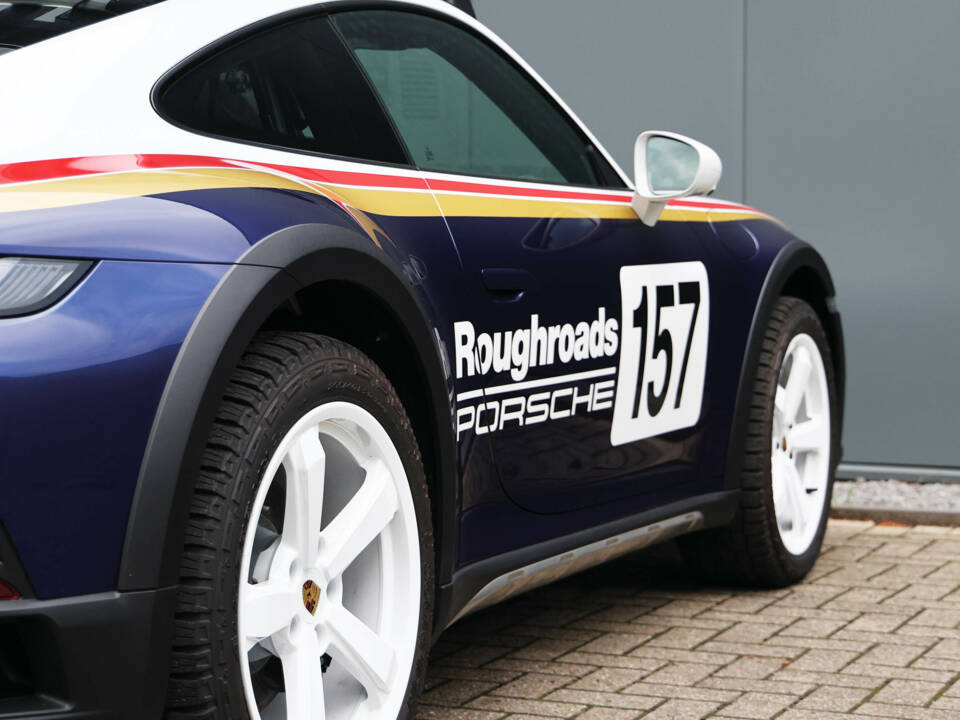 Image 34/74 of Porsche 911 Dakar (2023)