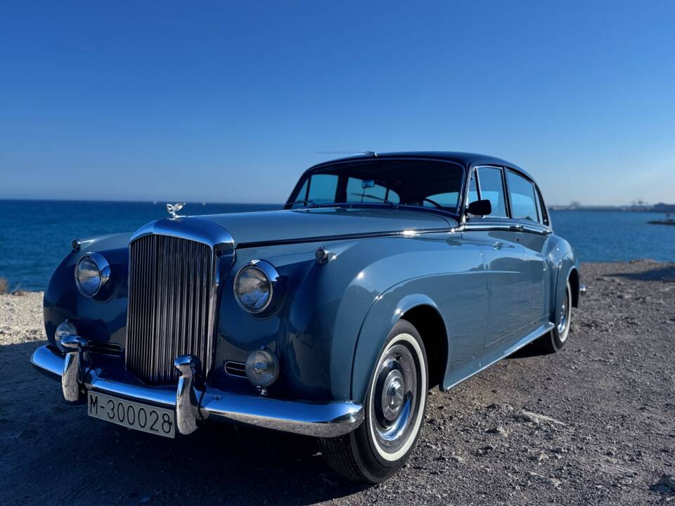 Image 2/46 of Bentley S 2 (1961)