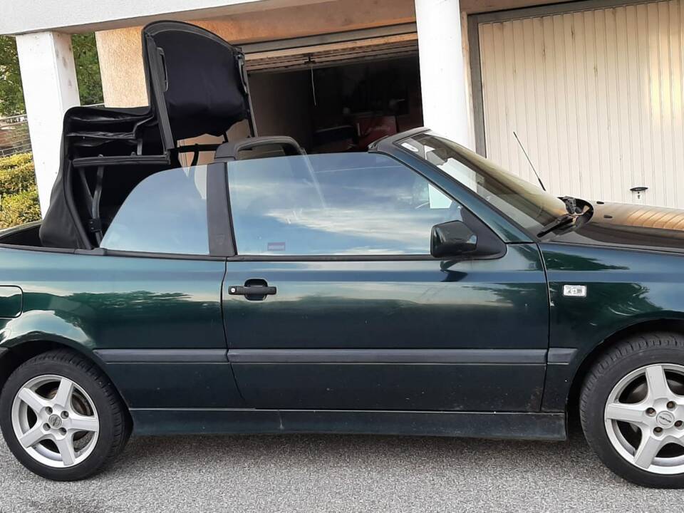 Immagine 14/21 di Volkswagen Golf III Cabrio 1,9 TDI (1995)