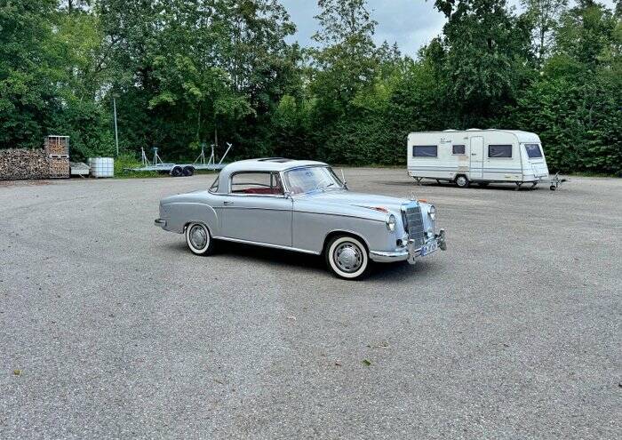 Image 2/7 de Mercedes-Benz 220 S (1958)