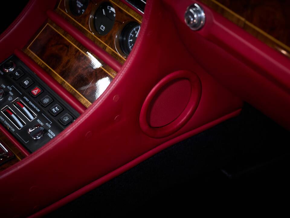 Imagen 67/100 de Rolls-Royce Corniche IV (1995)