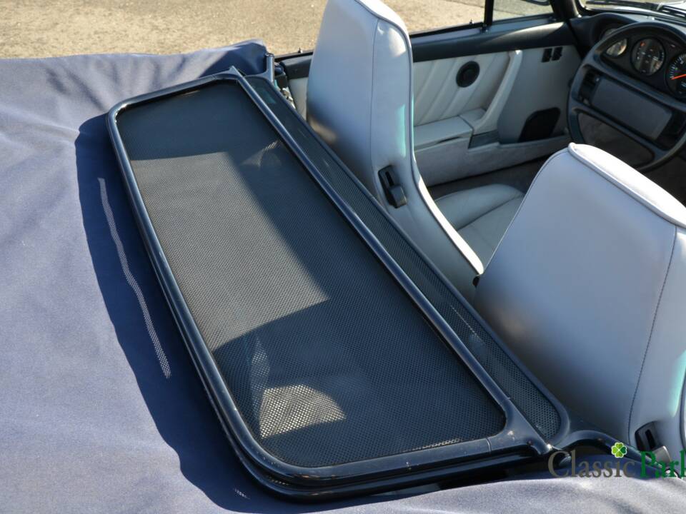 Image 25/50 of Porsche 911 Carrera 3.2 (1987)