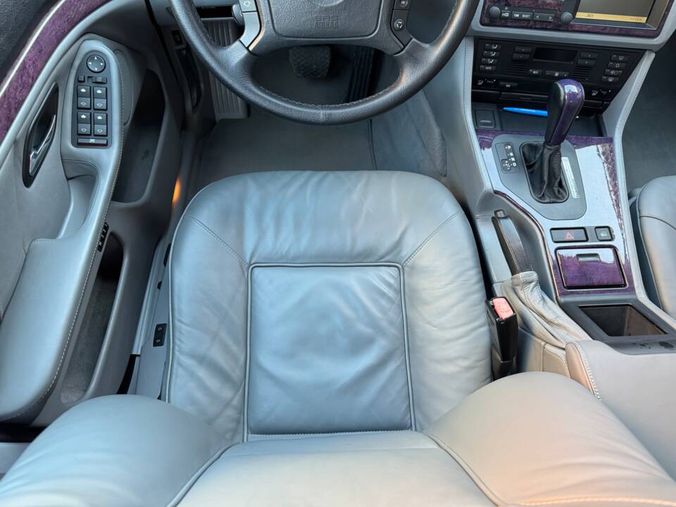 Image 57/100 of BMW 540i Touring (1998)