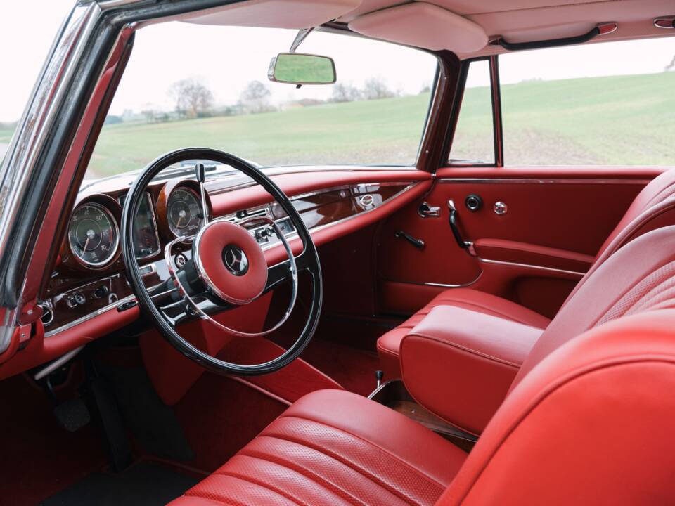 Bild 31/40 von Mercedes-Benz 300 SE (1965)
