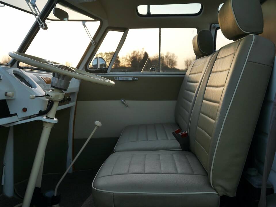 Image 17/30 of Volkswagen T1 Samba 1.2 (1961)