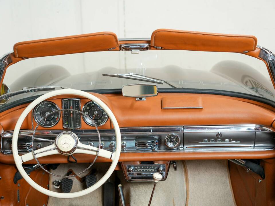 Immagine 2/48 di Mercedes-Benz 300 SL Roadster (1959)