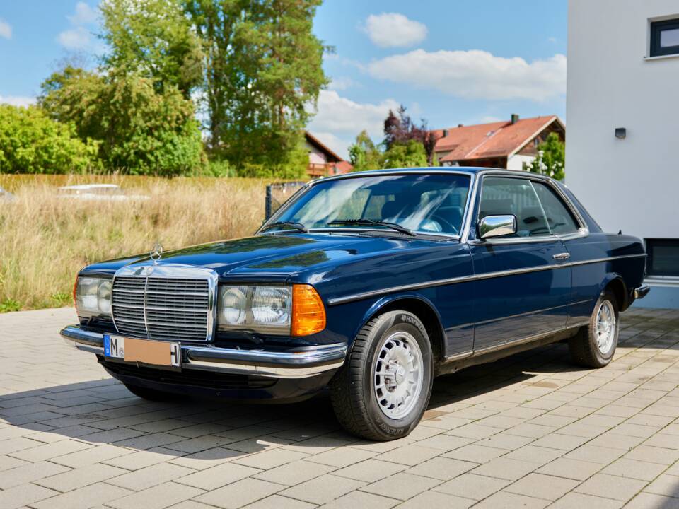 Bild 5/99 von Mercedes-Benz 230 CE (1983)