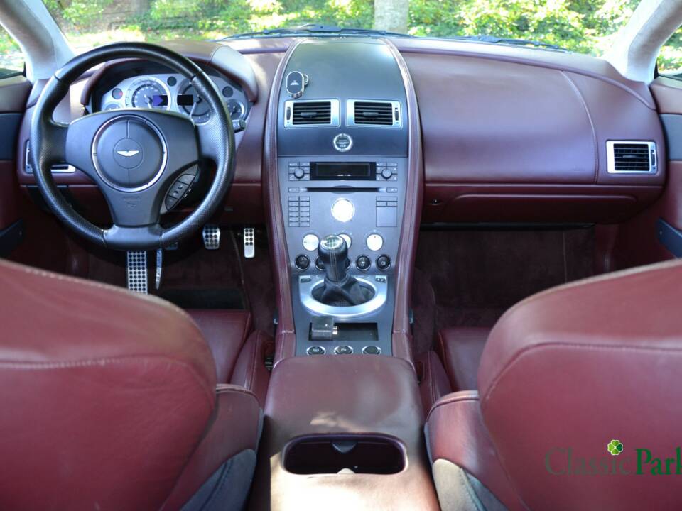 Image 12/50 de Aston Martin V8 Vantage (2005)