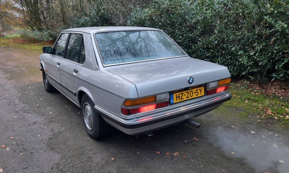 Bild 8/8 von BMW 525i (1982)