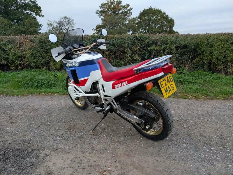 Afbeelding 22/28 van Honda DUMMY (1988)