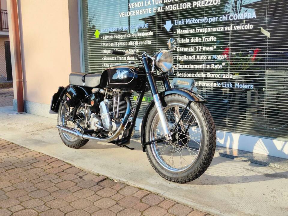 Imagen 1/30 de Matchless DUMMY (1947)