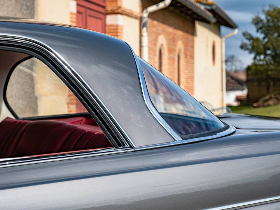 Image 20/86 of Mercedes-Benz 300 SE (1965)