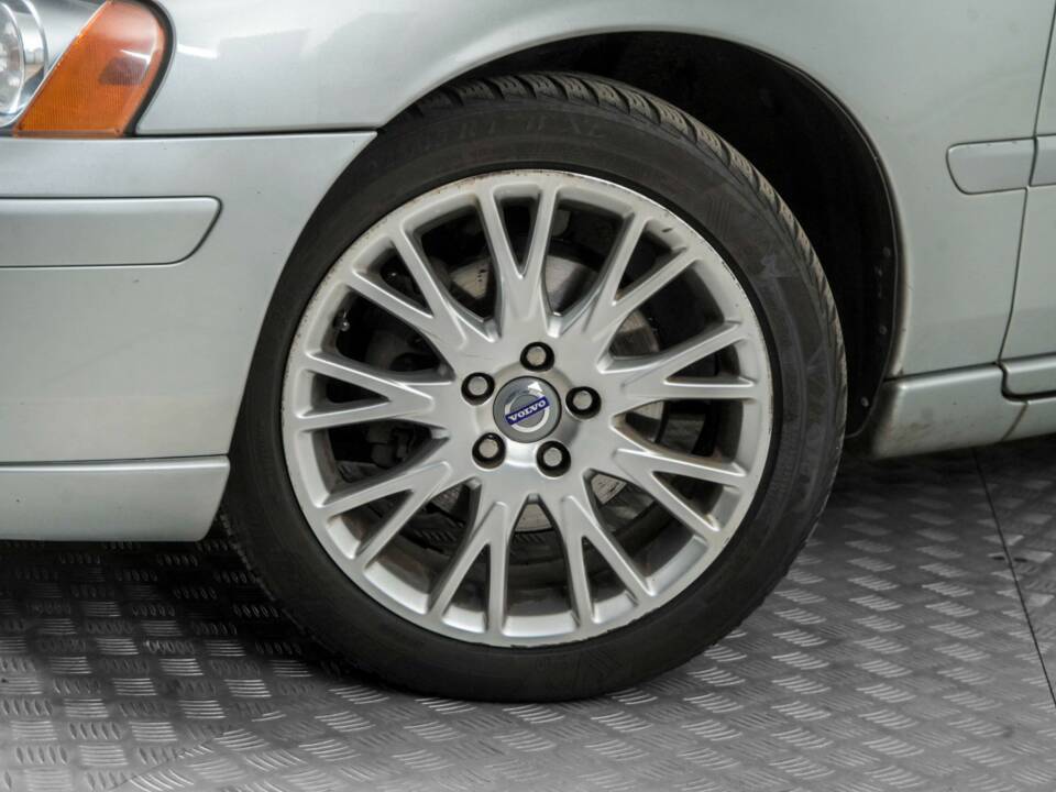 Image 4/36 of Volvo V70 D5 (2008)