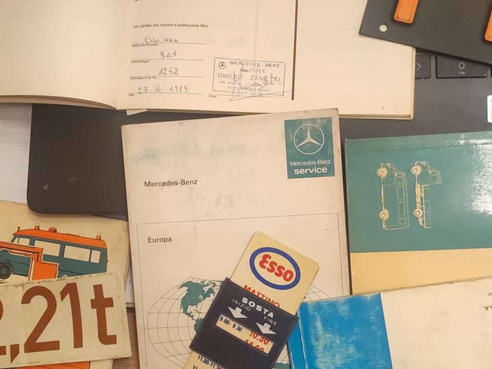 Immagine 7/7 di Mercedes-Benz T1 307 D (1979)