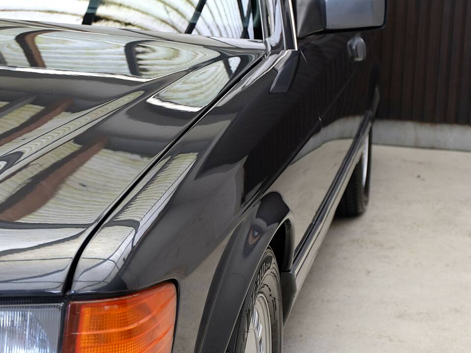 Immagine 40/79 di Mercedes-Benz 560 SEC (1991)