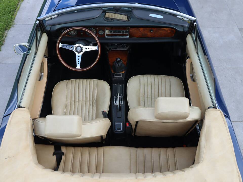 Image 11/50 of FIAT 124 Spider CS1 (1978)