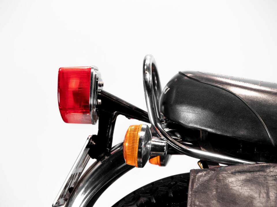 Image 19/40 of Kawasaki Z 400 (1975)