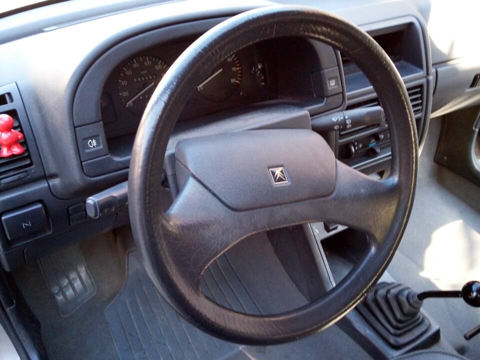 Image 17/18 of Citroën AX 4x4 (1991)