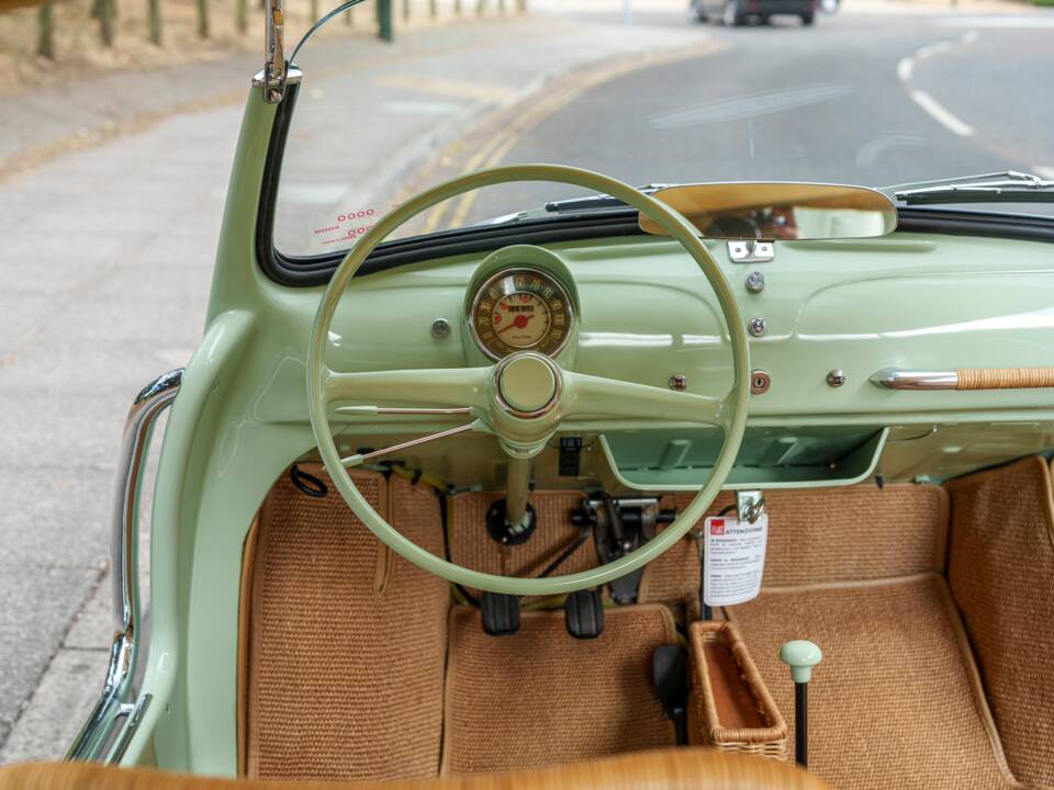 Image 15/22 of FIAT Ghia 500 Jolly (1967)